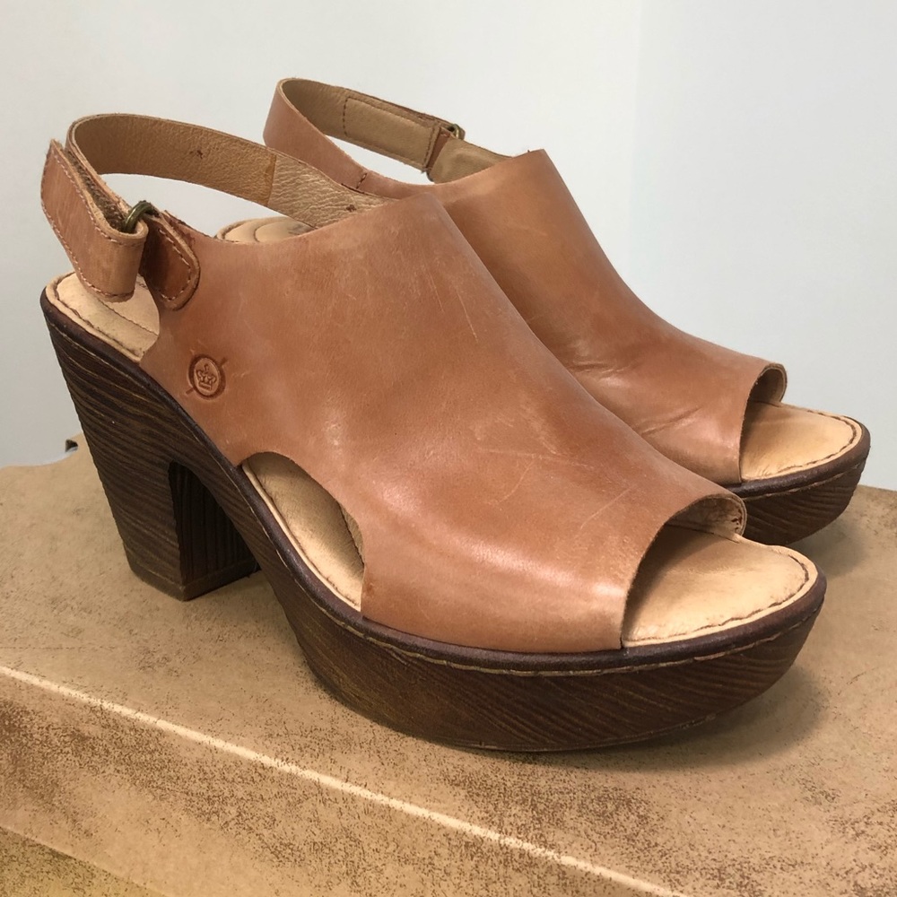 Born Ferlin Brown Peep Toe Sandal Sz 8.0